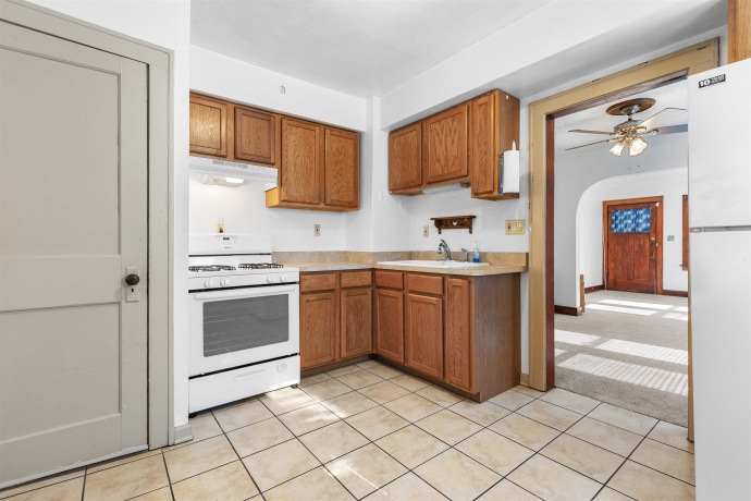 1915 15TH, ROCKFORD, Illinois 61104, 2 Bedrooms Bedrooms, ,1 BathroomBathrooms,House,For Sale,15TH,202507113