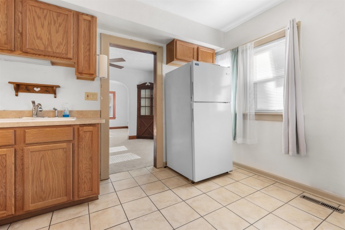 1915 15TH, ROCKFORD, Illinois 61104, 2 Bedrooms Bedrooms, ,1 BathroomBathrooms,House,For Sale,15TH,202507113