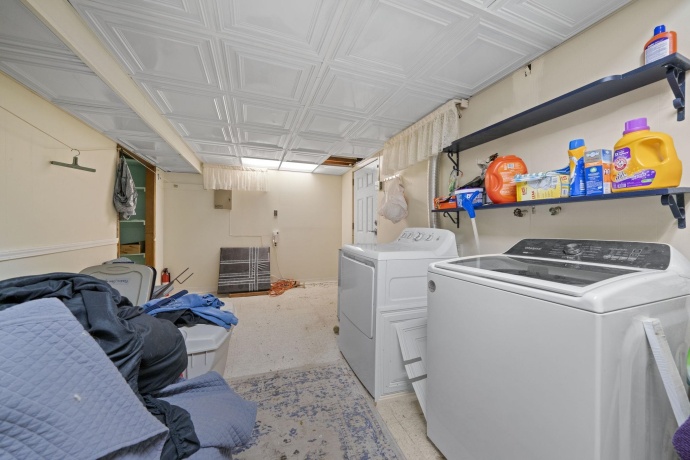 3307 Greenwood, ROCKFORD, Illinois 61107, 3 Bedrooms Bedrooms, ,2 BathroomsBathrooms,House,For Sale,Greenwood,202507114