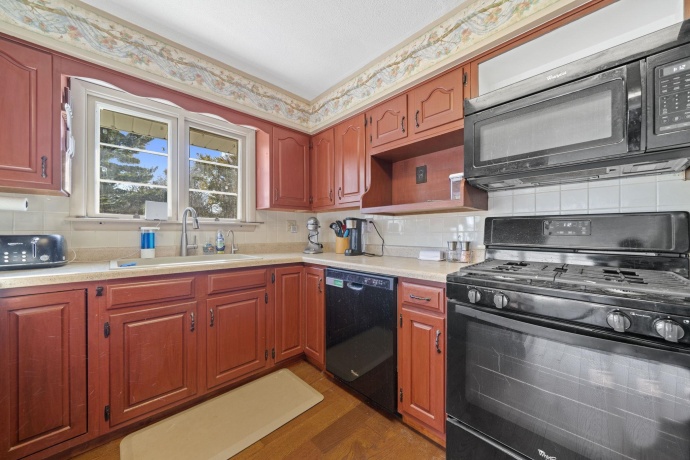 3307 Greenwood, ROCKFORD, Illinois 61107, 3 Bedrooms Bedrooms, ,2 BathroomsBathrooms,House,For Sale,Greenwood,202507114