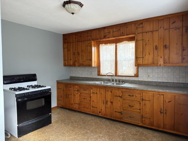 3306 9th, ROCKFORD, Illinois 61109, 2 Bedrooms Bedrooms, ,1 BathroomBathrooms,House,For Sale,9th,202507117