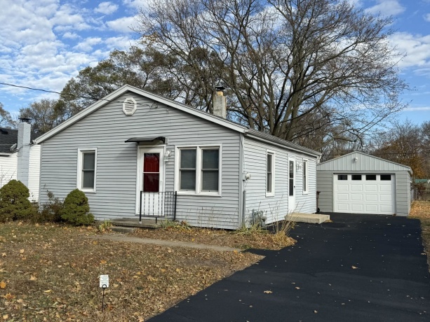 3306 9th, ROCKFORD, Illinois 61109, 2 Bedrooms Bedrooms, ,1 BathroomBathrooms,House,For Sale,9th,202507117