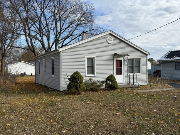 3306 9th, ROCKFORD, Illinois 61109, 2 Bedrooms Bedrooms, ,1 BathroomBathrooms,House,For Sale,9th,202507117