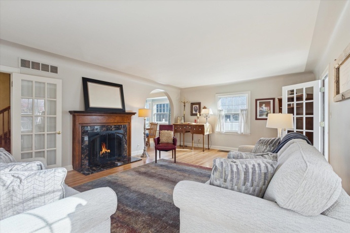 1408 Avenue D, STERLING, Illinois 61081, 3 Bedrooms Bedrooms, ,2 BathroomsBathrooms,House,For Sale,Avenue D,202507119