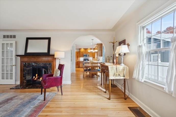 1408 Avenue D, STERLING, Illinois 61081, 3 Bedrooms Bedrooms, ,2 BathroomsBathrooms,House,For Sale,Avenue D,202507119