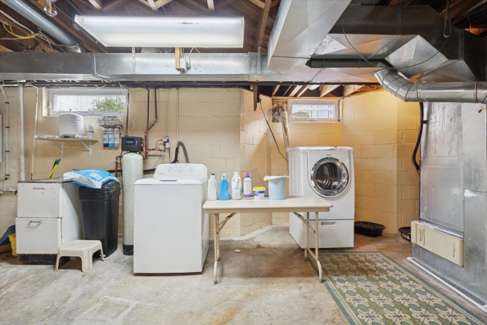 1408 Avenue D, STERLING, Illinois 61081, 3 Bedrooms Bedrooms, ,2 BathroomsBathrooms,House,For Sale,Avenue D,202507119