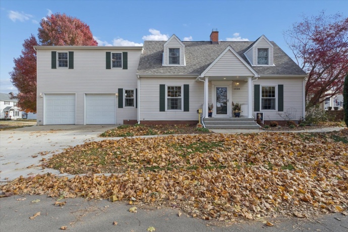 1408 Avenue D, STERLING, Illinois 61081, 3 Bedrooms Bedrooms, ,2 BathroomsBathrooms,House,For Sale,Avenue D,202507119