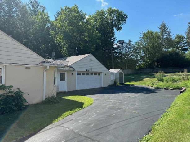 1937 E Gate Parkway, ROCKFORD, Illinois 61108, 3 Bedrooms Bedrooms, ,2 BathroomsBathrooms,House,For Sale,E Gate Parkway,202507120