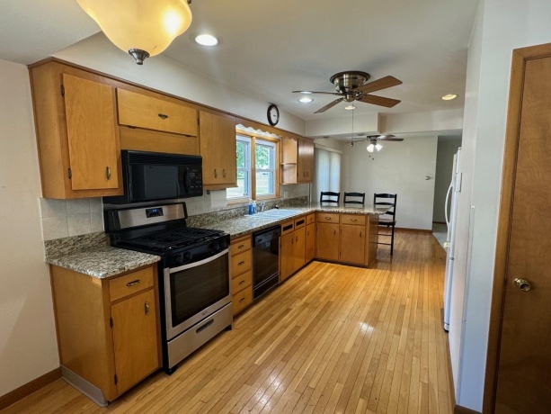 1937 E Gate Parkway, ROCKFORD, Illinois 61108, 3 Bedrooms Bedrooms, ,2 BathroomsBathrooms,House,For Sale,E Gate Parkway,202507120