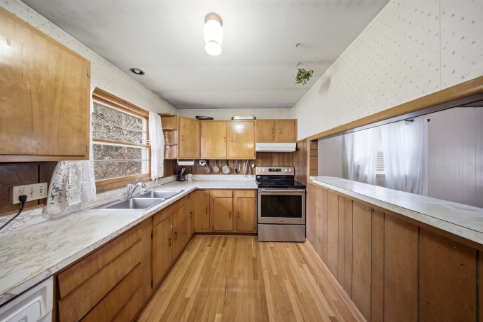 1864 Revere, FREEPORT, Illinois 61032, 3 Bedrooms Bedrooms, ,1 BathroomBathrooms,House,For Sale,Revere,202507121