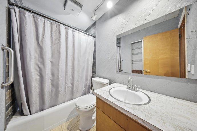 1864 Revere, FREEPORT, Illinois 61032, 3 Bedrooms Bedrooms, ,1 BathroomBathrooms,House,For Sale,Revere,202507121