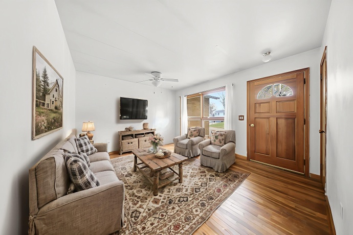 1864 Revere, FREEPORT, Illinois 61032, 3 Bedrooms Bedrooms, ,1 BathroomBathrooms,House,For Sale,Revere,202507121