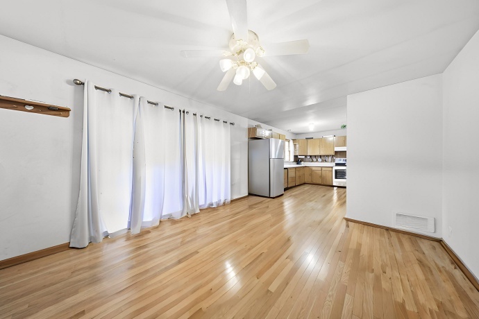 1864 Revere, FREEPORT, Illinois 61032, 3 Bedrooms Bedrooms, ,1 BathroomBathrooms,House,For Sale,Revere,202507121