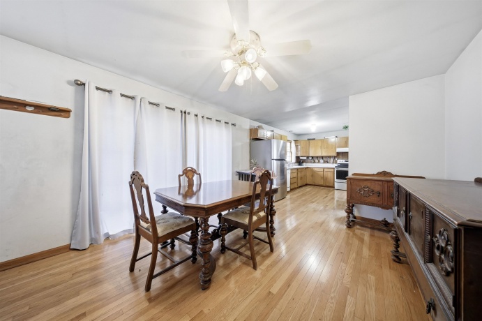 1864 Revere, FREEPORT, Illinois 61032, 3 Bedrooms Bedrooms, ,1 BathroomBathrooms,House,For Sale,Revere,202507121