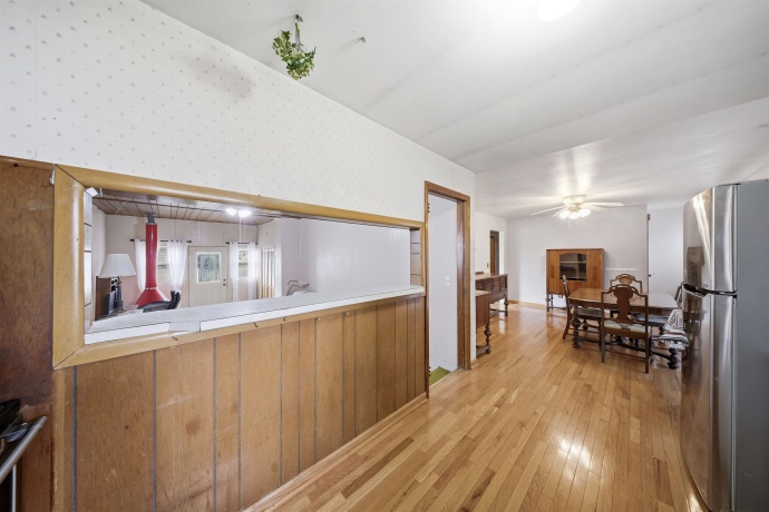 1864 Revere, FREEPORT, Illinois 61032, 3 Bedrooms Bedrooms, ,1 BathroomBathrooms,House,For Sale,Revere,202507121