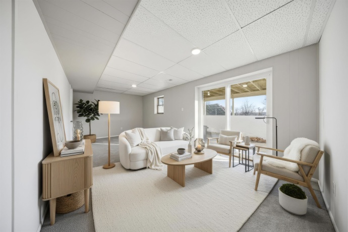 2065 Fairview, FREEPORT, Illinois 61032, 4 Bedrooms Bedrooms, ,2 BathroomsBathrooms,House,For Sale,Fairview,202507122