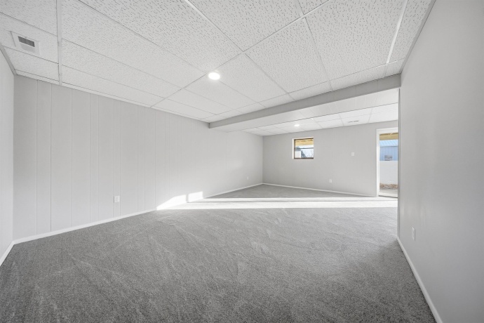 2065 Fairview, FREEPORT, Illinois 61032, 4 Bedrooms Bedrooms, ,2 BathroomsBathrooms,House,For Sale,Fairview,202507122