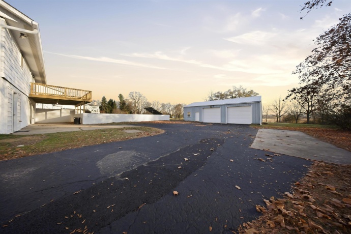 2065 Fairview, FREEPORT, Illinois 61032, 4 Bedrooms Bedrooms, ,2 BathroomsBathrooms,House,For Sale,Fairview,202507122