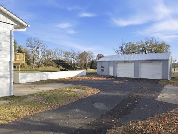 2065 Fairview, FREEPORT, Illinois 61032, 4 Bedrooms Bedrooms, ,2 BathroomsBathrooms,House,For Sale,Fairview,202507122