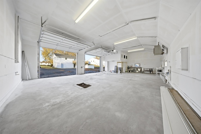 2065 Fairview, FREEPORT, Illinois 61032, 4 Bedrooms Bedrooms, ,2 BathroomsBathrooms,House,For Sale,Fairview,202507122