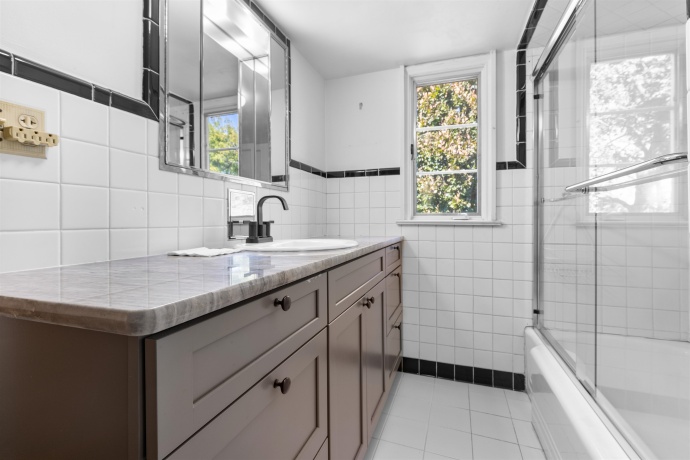 2020 GLENVIEW, ROCKFORD, Illinois 61107, 3 Bedrooms Bedrooms, ,2 BathroomsBathrooms,House,For Sale,GLENVIEW,202506070