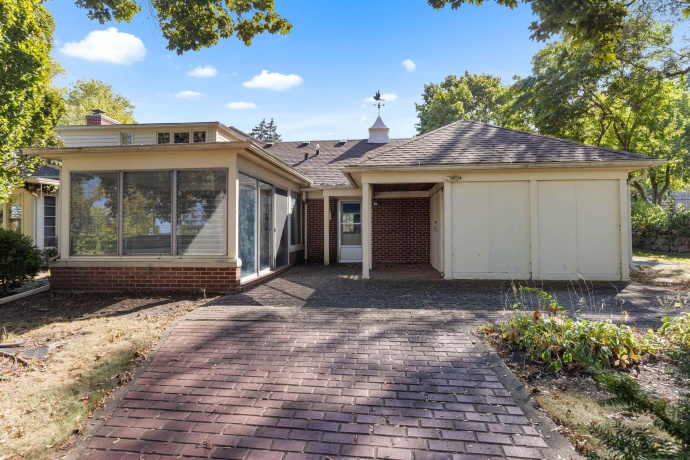 2020 GLENVIEW, ROCKFORD, Illinois 61107, 3 Bedrooms Bedrooms, ,2 BathroomsBathrooms,House,For Sale,GLENVIEW,202506070