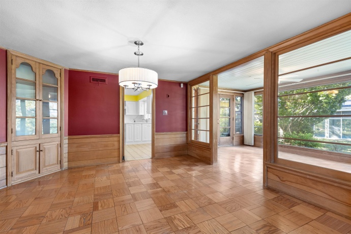 2020 GLENVIEW, ROCKFORD, Illinois 61107, 3 Bedrooms Bedrooms, ,2 BathroomsBathrooms,House,For Sale,GLENVIEW,202506070