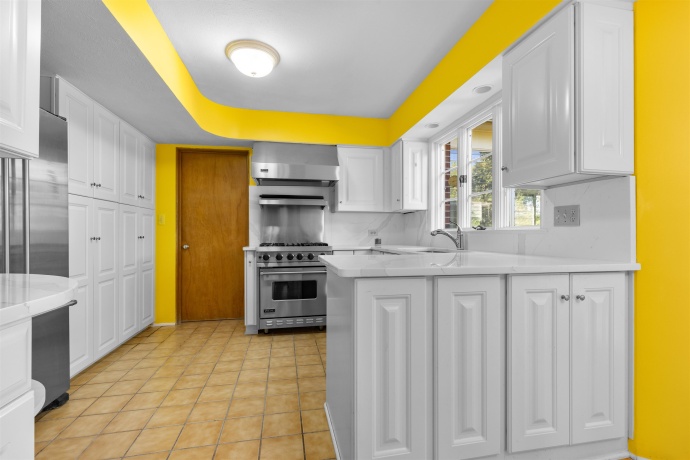 2020 GLENVIEW, ROCKFORD, Illinois 61107, 3 Bedrooms Bedrooms, ,2 BathroomsBathrooms,House,For Sale,GLENVIEW,202506070