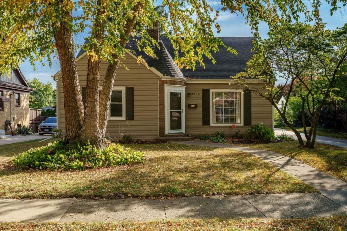 3205 MINNESOTA, ROCKFORD, Illinois 61108, 3 Bedrooms Bedrooms, ,2 BathroomsBathrooms,House,For Sale,MINNESOTA,202506479