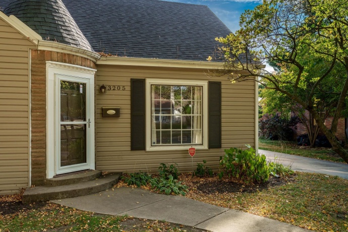 3205 MINNESOTA, ROCKFORD, Illinois 61108, 3 Bedrooms Bedrooms, ,2 BathroomsBathrooms,House,For Sale,MINNESOTA,202506479