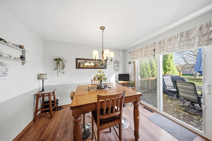 11155 Downing, ROSCOE, Illinois 61073, 3 Bedrooms Bedrooms, ,2 BathroomsBathrooms,House,For Sale,Downing,202507130