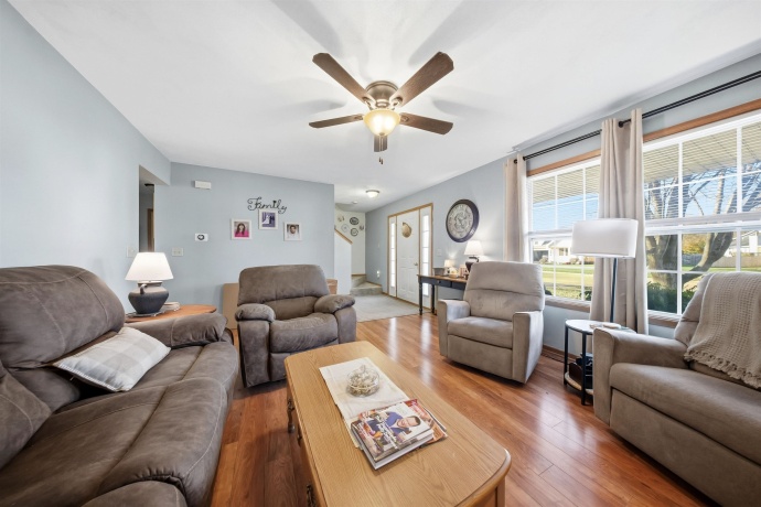 11155 Downing, ROSCOE, Illinois 61073, 3 Bedrooms Bedrooms, ,2 BathroomsBathrooms,House,For Sale,Downing,202507130