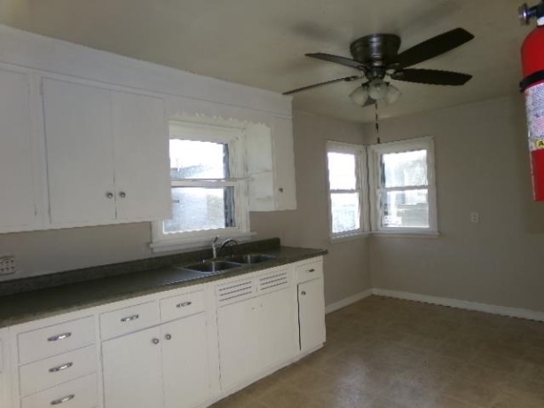 321 Garfield, FREEPORT, Illinois 61032, 2 Bedrooms Bedrooms, ,1 BathroomBathrooms,House,For Sale,Garfield,202507131