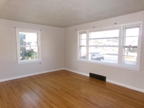 321 Garfield, FREEPORT, Illinois 61032, 2 Bedrooms Bedrooms, ,1 BathroomBathrooms,House,For Sale,Garfield,202507131