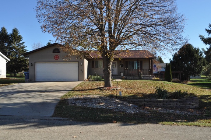 135 Field Crest, Cedarville, Illinois 61013, 3 Bedrooms Bedrooms, ,2 BathroomsBathrooms,House,For Sale,Field Crest,202507134