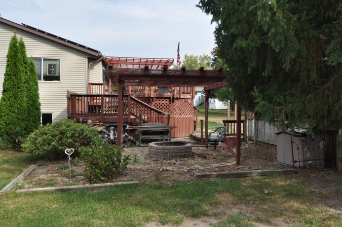 135 Field Crest, Cedarville, Illinois 61013, 3 Bedrooms Bedrooms, ,2 BathroomsBathrooms,House,For Sale,Field Crest,202507134