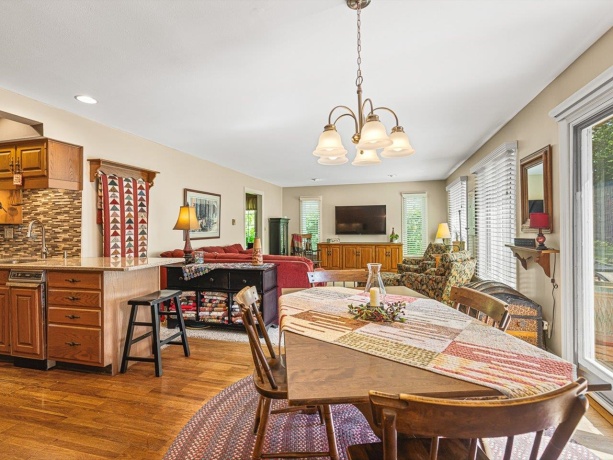 811 Paris, ROCKFORD, Illinois 61107, 3 Bedrooms Bedrooms, ,2 BathroomsBathrooms,House,For Sale,Paris,202507139