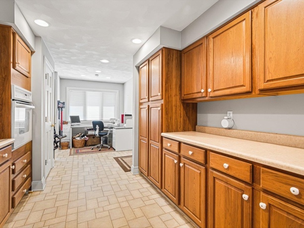 811 Paris, ROCKFORD, Illinois 61107, 3 Bedrooms Bedrooms, ,2 BathroomsBathrooms,House,For Sale,Paris,202507139