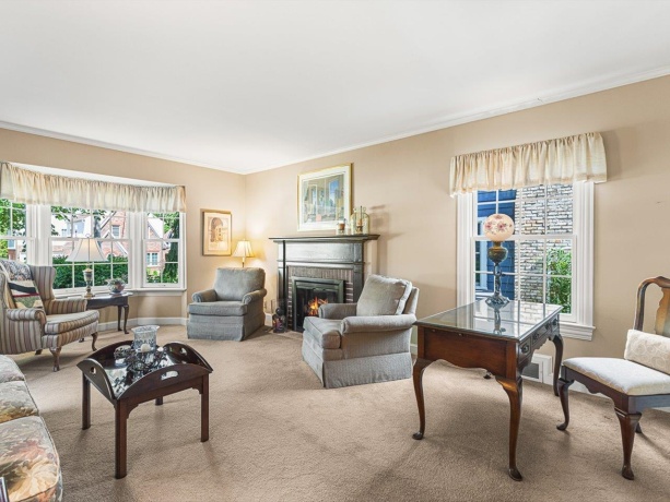 811 Paris, ROCKFORD, Illinois 61107, 3 Bedrooms Bedrooms, ,2 BathroomsBathrooms,House,For Sale,Paris,202507139