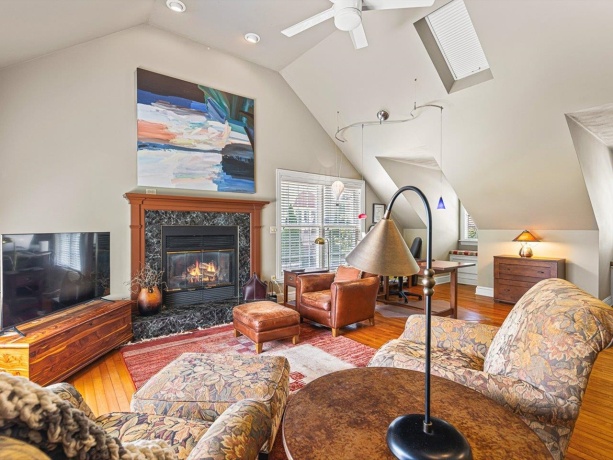 811 Paris, ROCKFORD, Illinois 61107, 3 Bedrooms Bedrooms, ,2 BathroomsBathrooms,House,For Sale,Paris,202507139