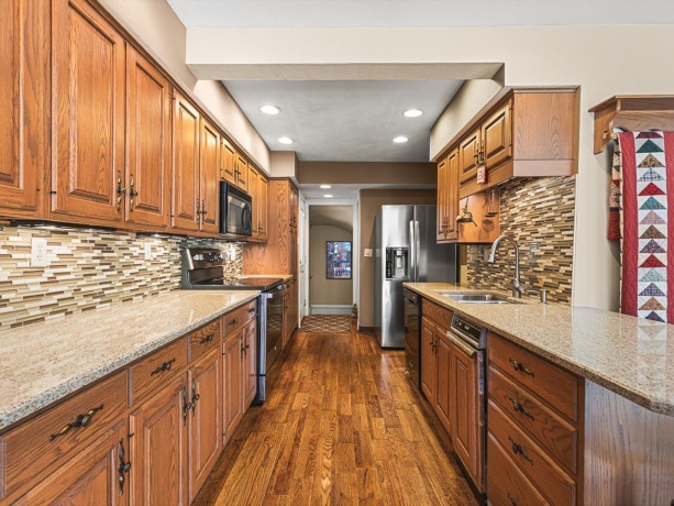 811 Paris, ROCKFORD, Illinois 61107, 3 Bedrooms Bedrooms, ,2 BathroomsBathrooms,House,For Sale,Paris,202507139