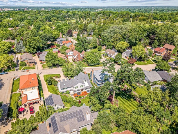 811 Paris, ROCKFORD, Illinois 61107, 3 Bedrooms Bedrooms, ,2 BathroomsBathrooms,House,For Sale,Paris,202507139