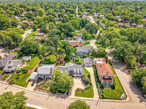 811 Paris, ROCKFORD, Illinois 61107, 3 Bedrooms Bedrooms, ,2 BathroomsBathrooms,House,For Sale,Paris,202507139