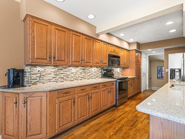 811 Paris, ROCKFORD, Illinois 61107, 3 Bedrooms Bedrooms, ,2 BathroomsBathrooms,House,For Sale,Paris,202507139