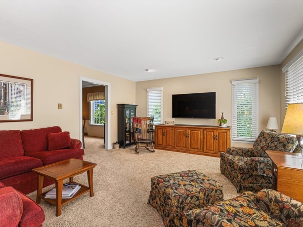 811 Paris, ROCKFORD, Illinois 61107, 3 Bedrooms Bedrooms, ,2 BathroomsBathrooms,House,For Sale,Paris,202507139