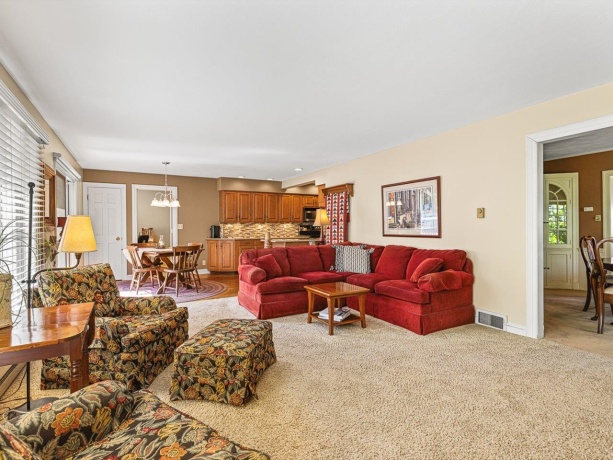 811 Paris, ROCKFORD, Illinois 61107, 3 Bedrooms Bedrooms, ,2 BathroomsBathrooms,House,For Sale,Paris,202507139