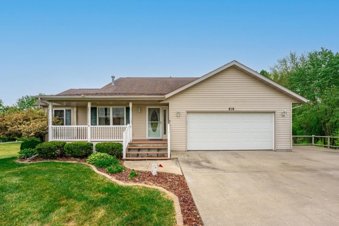 816 Lake Summerset, LAKE SUMMERSET, Illinois 61019, 3 Bedrooms Bedrooms, ,2 BathroomsBathrooms,House,For Sale,Lake Summerset,202502674