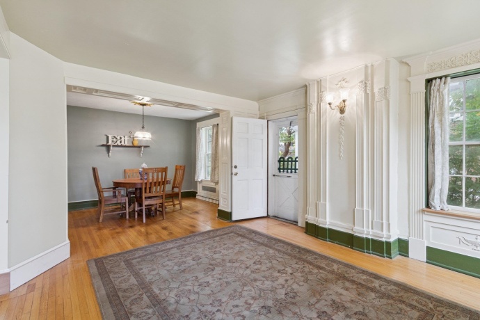 315 Hurlbut, BELVIDERE, Illinois 61008, 3 Bedrooms Bedrooms, ,2 BathroomsBathrooms,House,For Sale,Hurlbut,202506413