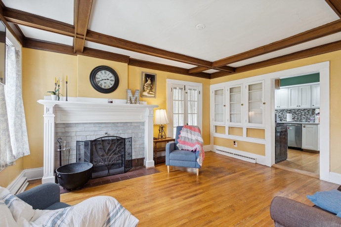 315 Hurlbut, BELVIDERE, Illinois 61008, 3 Bedrooms Bedrooms, ,2 BathroomsBathrooms,House,For Sale,Hurlbut,202506413