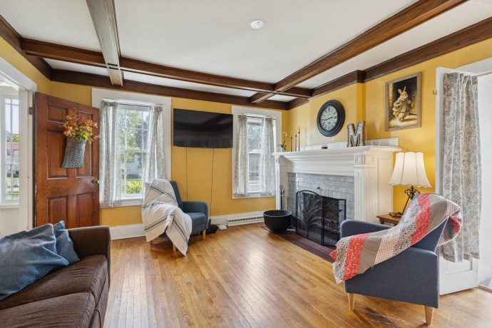 315 Hurlbut, BELVIDERE, Illinois 61008, 3 Bedrooms Bedrooms, ,2 BathroomsBathrooms,House,For Sale,Hurlbut,202506413